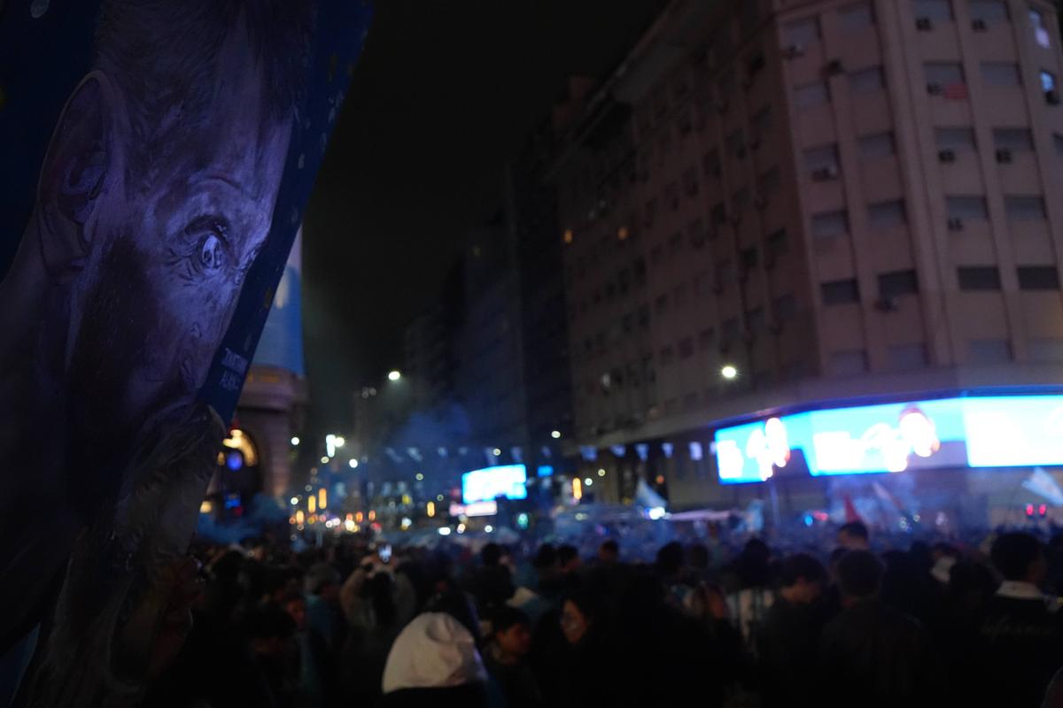 Imagini magice la Buenos Aires după finala Cupei Mondiale! Mii de argentinieni au ieșit în stradă după eșecul cu Spania