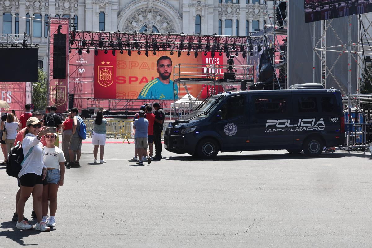 Spaniolii se pregătesc de sărbătoare în Madrid // foto: Imago
