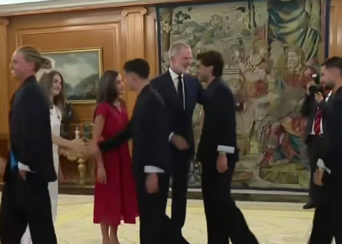 Gest INCREDIBIL: Lamine Yamal a lăsat protocolul deoparte » Cum l-a salutat pe Regele Felipe la Palatul Zarzuela