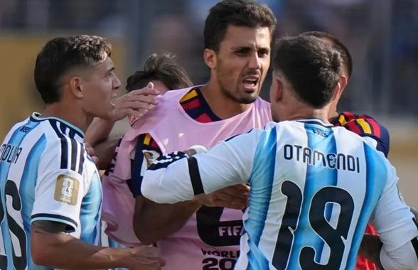 Otamendi s-a luat de Rodri la final: „Vorbește mai puțin, tâmpitule! V-ați plâns toată săptămâna”