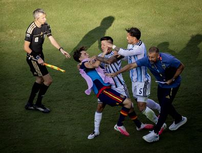 Argentinianul a fost eliminat DUPĂ meci pentru gesturi sălbatice!