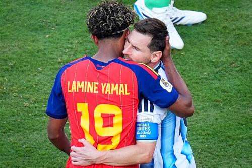 Lionel Messi și Gianni Infantino / Foto: Imago Images