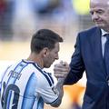 Lionel Messi și Gianni Infantino / Foto: Imago Images