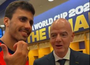 Infantino a mers personal în vestiarul Spaniei după finala Mondialului și i-a premiat pe jucători cu noua distincție FIFA