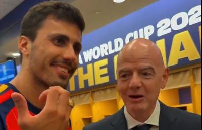Infantino a mers personal în vestiarul Spaniei după finala Mondialului și i-a premiat pe jucători cu noua distincție FIFA