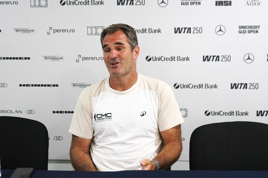 Carlos Martinez în dialog cu GSP la Iași FOTO Roxana Fleșeru Carlos Martinez, antrenor spaniol de top, dezvăluie: „I-am răspuns «nu» Mirrei Andreeva pentru că îi spusesem «da» Simonei Halep”