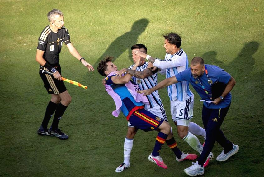 Leandro Paredes, eliminat după finala Mondialului pentru gesturi sălbatice / FOTO: Imago