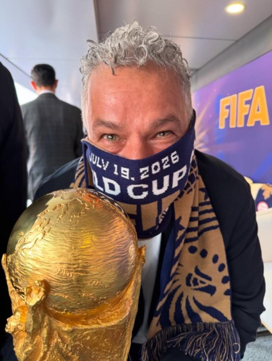 Gluma făcută de Roberto Baggio, fostul atacant al lui Juventus, Fiorentina, Milan, Inter și Bologna / Foto: Instagram Roberto Baggio s-a deghizat în hoț după finală: „Am descoperit cum să aduc Cupa Mondială înapoi în Italia”