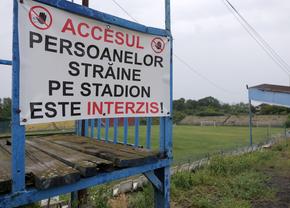 Arena pe care s-au jucat meciuri de Liga 1 a fost abandonată și a fost lăsată să ajungă o junglă! Miza: apartamente de sute de mii de euro, cu vedere la parc