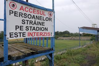 Arena pe care s-au jucat meciuri de Liga 1 a fost abandonată și a fost lăsată să ajungă o junglă! Miza: apartamente de sute de mii de euro, cu vedere la parc
