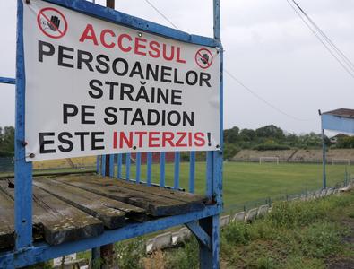 Arena pe care s-au jucat meciuri de Liga 1 a fost abandonată și a fost lăsată să ajungă o junglă! Miza: apartamente de sute de mii de euro, cu vedere la parc