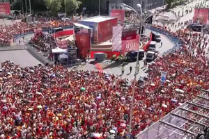 Un milion de oameni în stradă! Spania sărbătorește în centrul Madridului triumful de la Campionatul Mondial
