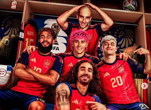 Cum ar putea arăta Lamine Yamal, Ferran Torres, Gavi, Pedri și Marc Cucurella dacă își vor respecta promisiunile făcute dacă iau titlul mondial / Foto: Instagram