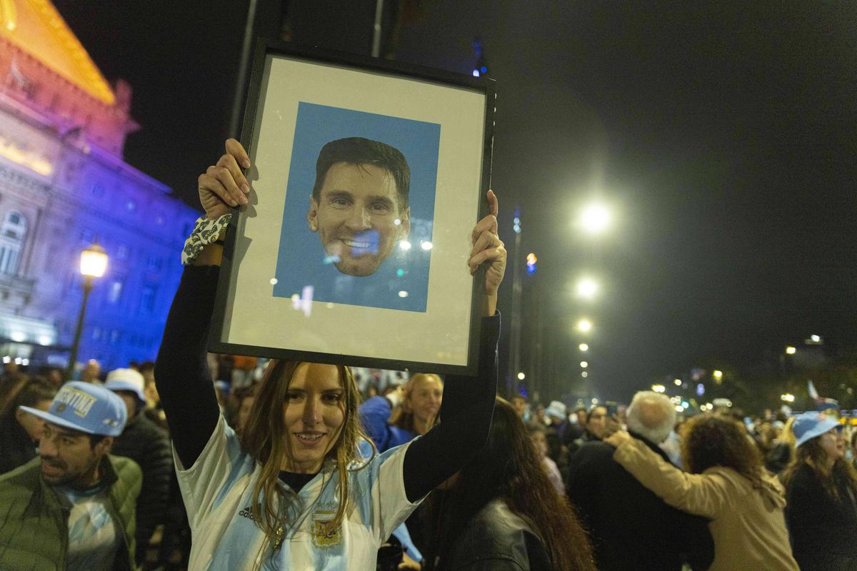 Cadre superbe: argentinienii au sărbătorit în strada, după eșecul cu Spania!