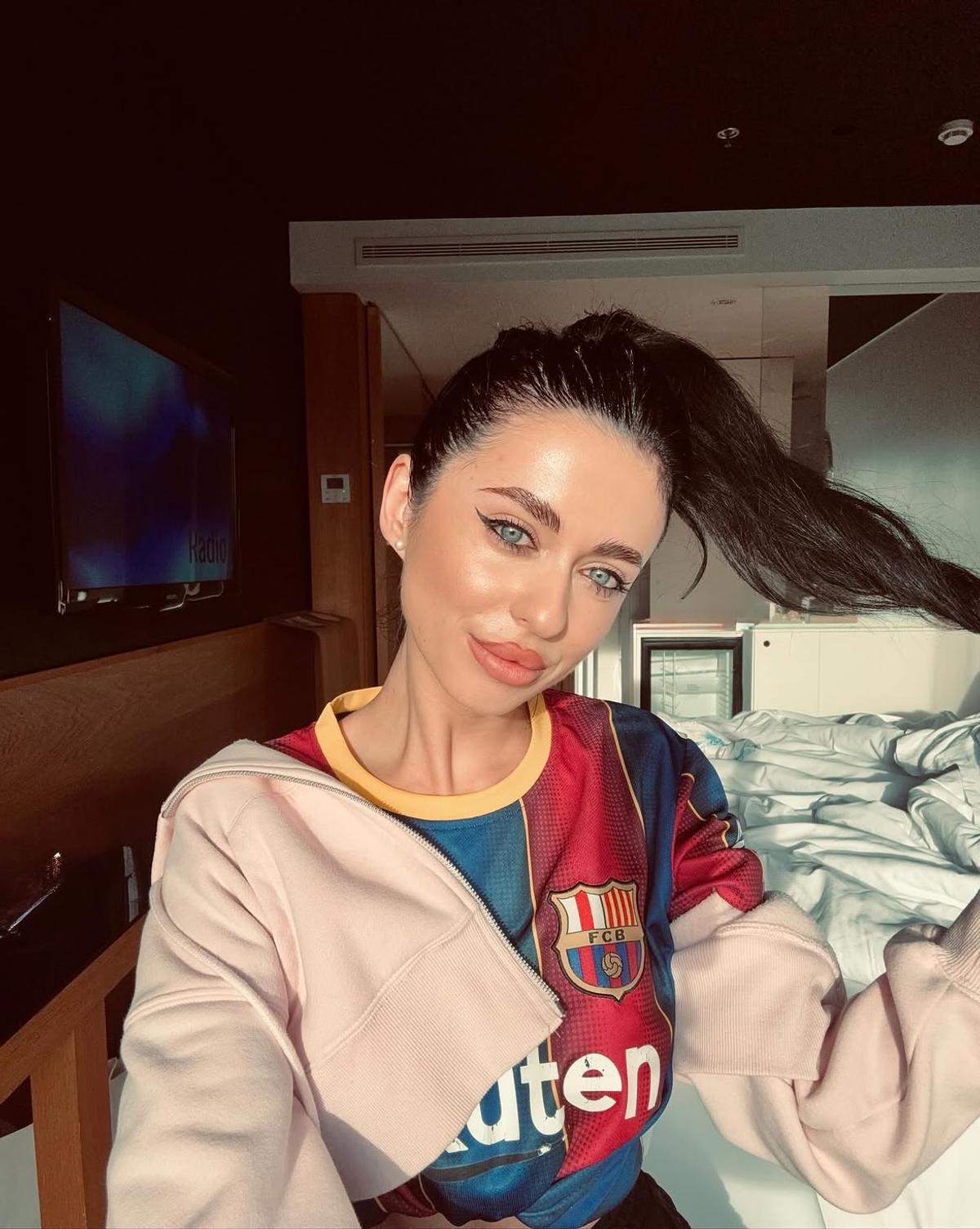 Cine e Nicoleta Atanase, românca aflată pe podium alături de campionii mondiali: „Mi-au tremurat mâinile când l-am văzut pe Messi”