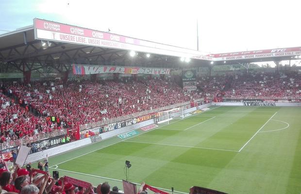 UNION BERLIN // VIDEO+FOTO Gest impresionant în Bundesliga » Cine sunt cei 455 de oameni adăugați la numărul de spectatori