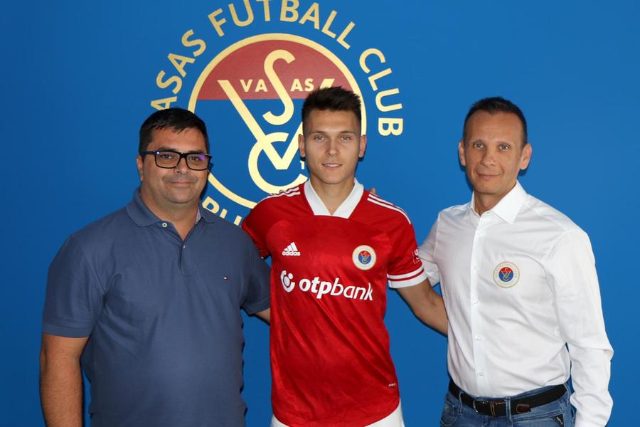 Un fost jucător de la Viitorul, împrumutat la Dinamo în sezonul trecut, a plecat în Ungaria! Încă un transfer spre campionatul vecin