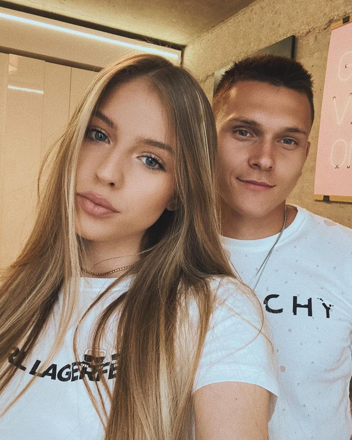 GALERIE FOTO. Denisa Moga încinge Derby de România » E una dintre cele mai frumoase iubite de fotbaliști