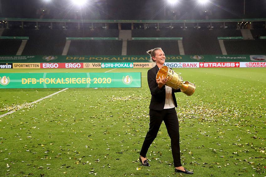 Kathleen Kruger a ridicat trofeul Cupei Germaniei// FOTO: Guliver/GettyImages