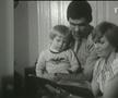 Ipostaze de familie dintr-un reportaj TVR: Edi răsfățat de părinții săi