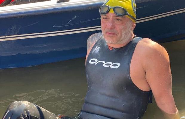 Jurnal de maraton » Poveștile uimitoare ale românului care a înotat 30 de ore fără oprire pe Dunăre: „Pe final am avut halucinații, vedeam tot felul de simboluri!”