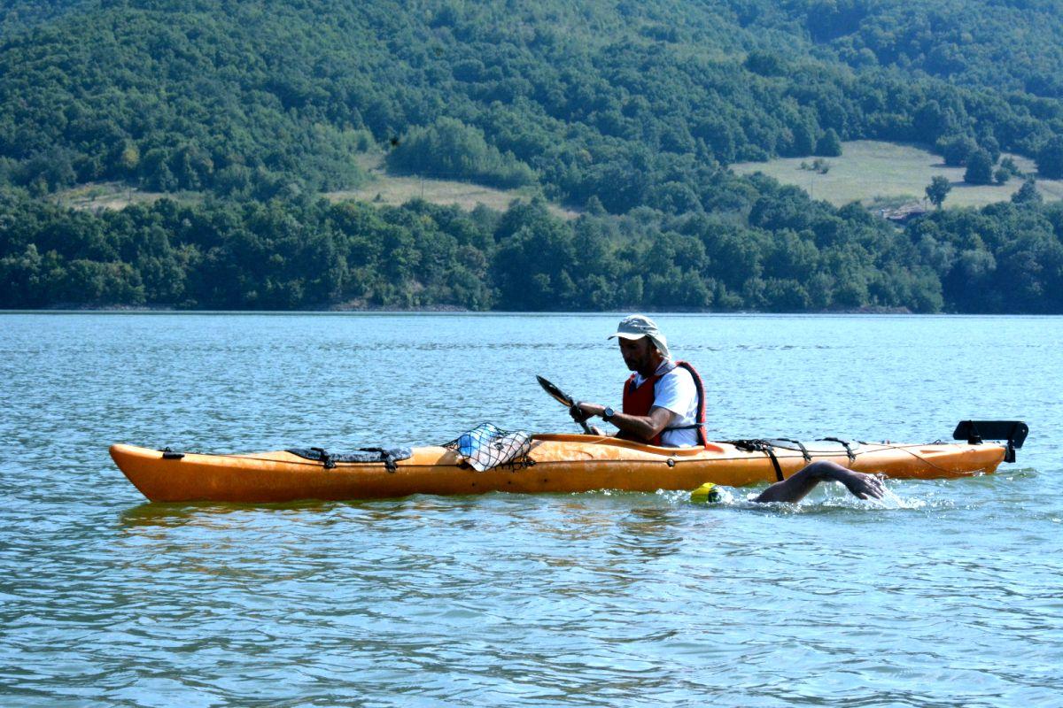 Jurnal de maraton » Poveștile uimitoare ale românului care a înotat 30 de ore fără oprire pe Dunăre: „Pe final am avut halucinații, vedeam tot felul de simboluri!”