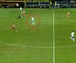 Farul - Dinamo | În minutul 54, Jefte Betancor, atacantul gazdelor, a reușit un gol din propria jumătate!