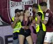 FOTO Rapid - UTA, suporteri pe teren la final 20.08.2022