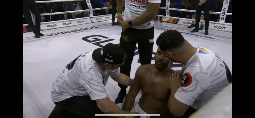 Benny Adegbuyi a fost făcut KO de Jammal Ben Saddik / Captură Pro Arena