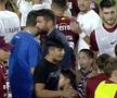 FOTO Rapid - UTA, suporteri pe teren la final 20.08.2022