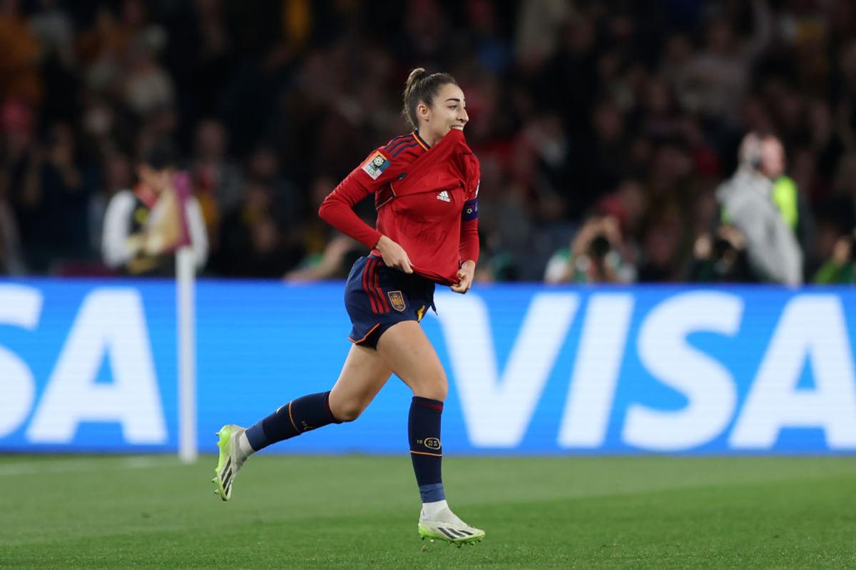 A decis finala Mondialului Feminin, apoi și-a ridicat tricoul » Semnificația gestului