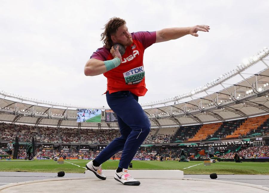 Ryan Crouser în timpul calificărilor de la Budapesta Foto Guliver/GettyImages Ryan Crouser, campion mondial cu două cheaguri în picior! » La 5 centimetri de recordul lumii