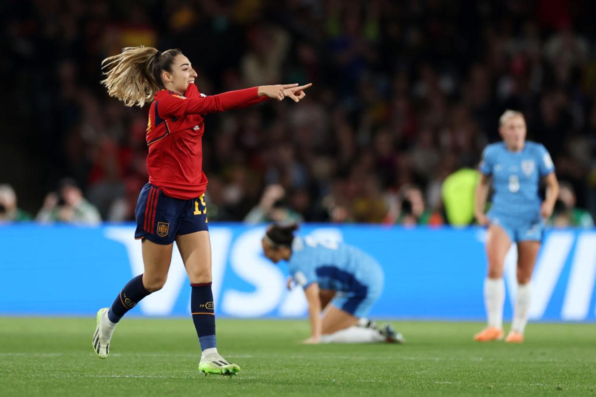 A decis finala Mondialului Feminin, apoi și-a ridicat tricoul » Semnificația gestului
