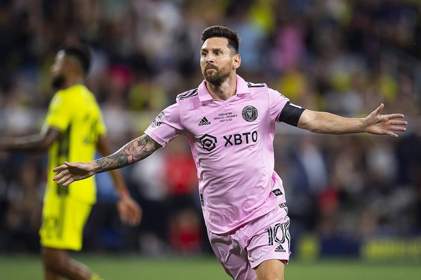 Cu triumful din Cupa Ligilor, 1-1 și 10-9 la penalty-uri în finala cu Nashville, Lionel Messi l-a egalat pe brazilianul Dani Alves în clasamentul mondial al trofeelor câștigate. Jucătorul lui Inter Miami a ajuns la 44!