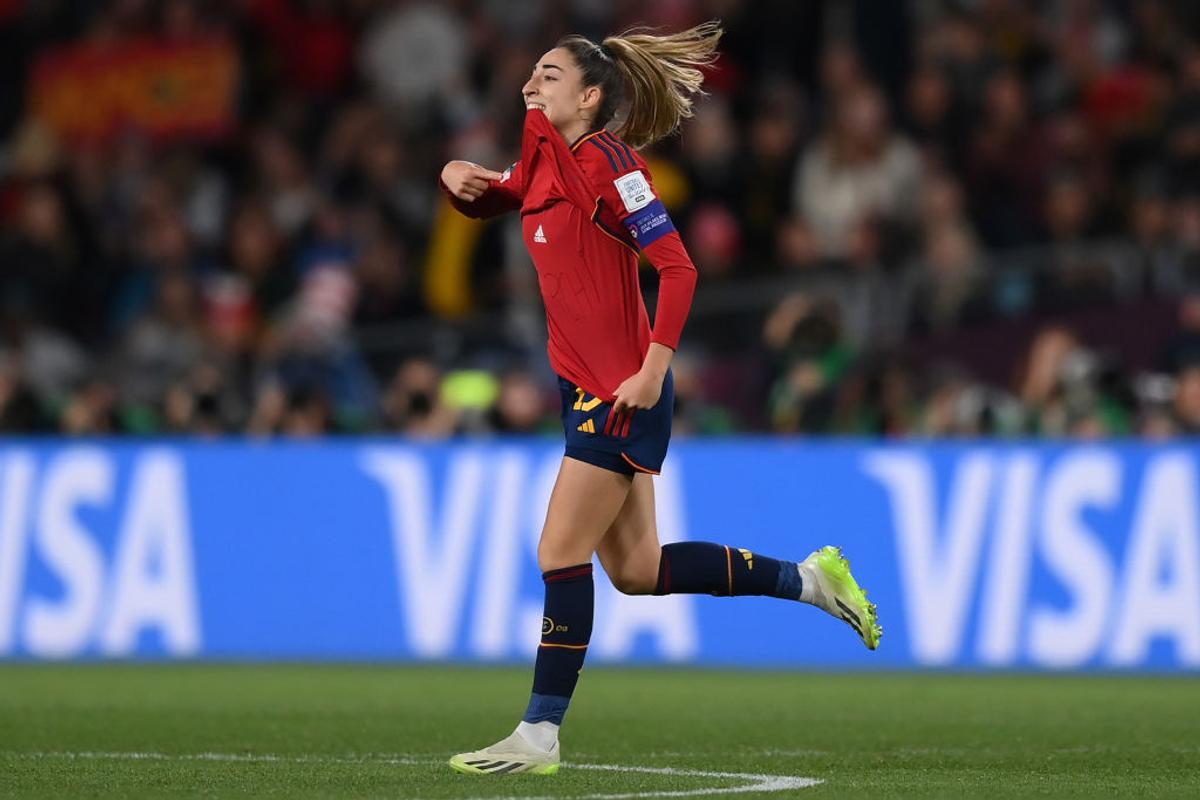 A decis finala Mondialului Feminin, apoi și-a ridicat tricoul » Semnificația gestului