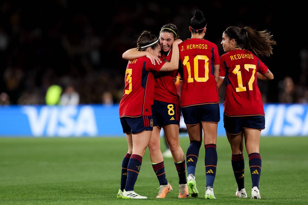 A decis finala Mondialului Feminin, apoi și-a ridicat tricoul » Semnificația gestului