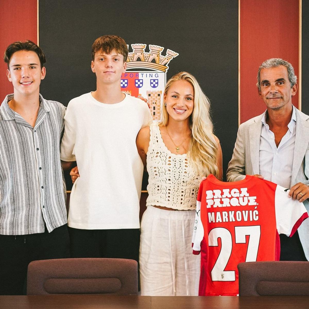 Cea mai frumoasă fotbalistă din lume, criticată dintr-un motiv incredibil: „Mai are de învățat”