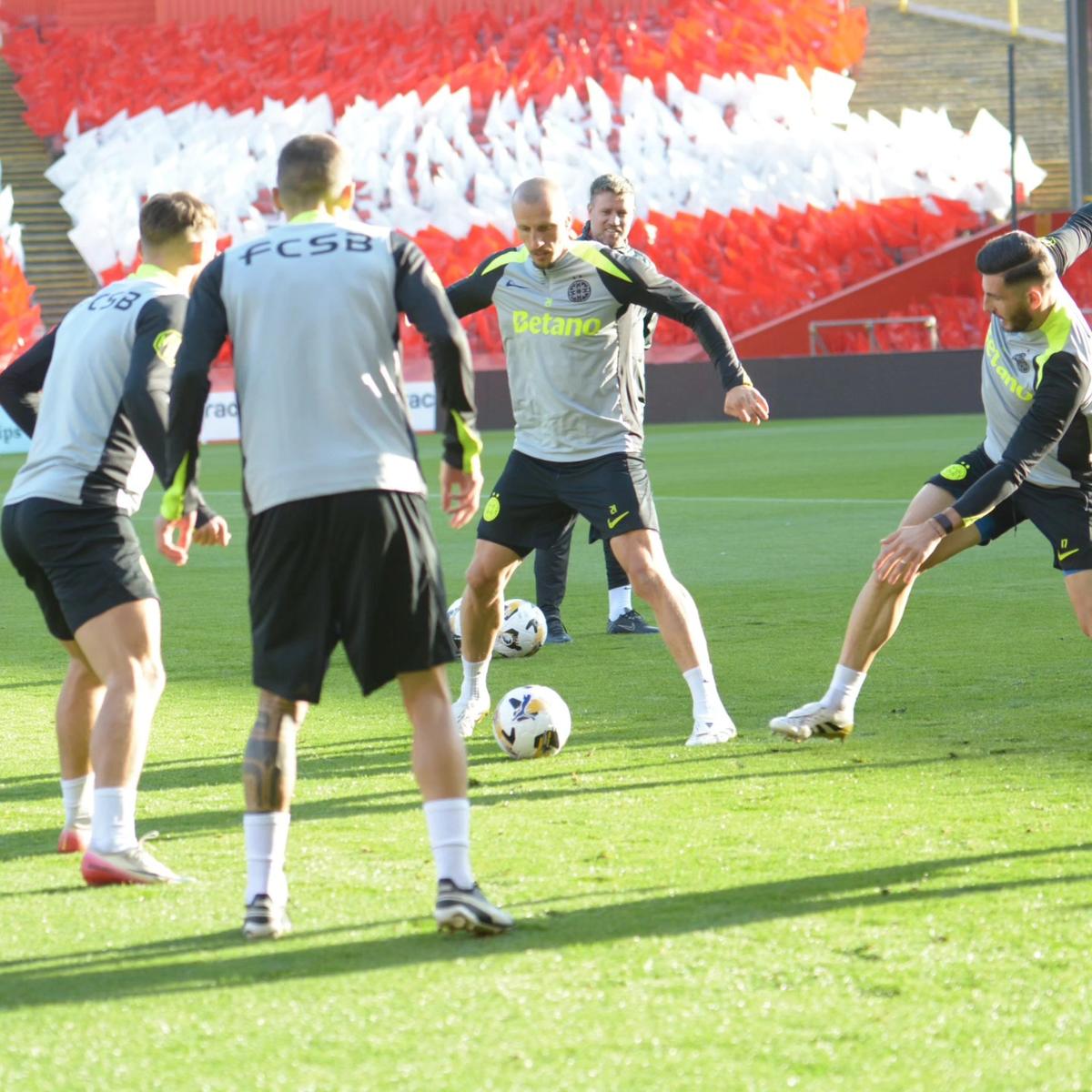 FCSB s-a antrenat pe Pittodrie Stadium, cu scenografia celor de la Aberdeen pregătită