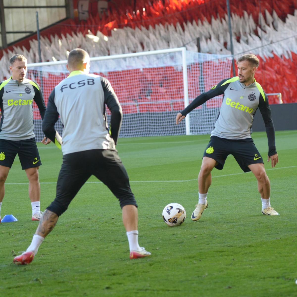 FCSB s-a antrenat pe Pittodrie Stadium, cu scenografia celor de la Aberdeen pregătită