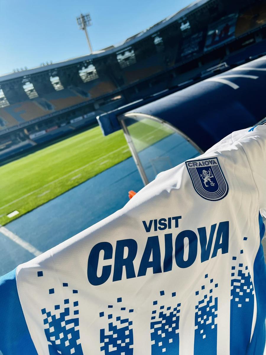 Tricourile Craiovei pentru meciul de joi seara / foto: Facebook Universitatea Craiova își schimbă din nou echipamentul » Cum vor arăta tricourile în deplasarea de la Istanbul Basaksehir