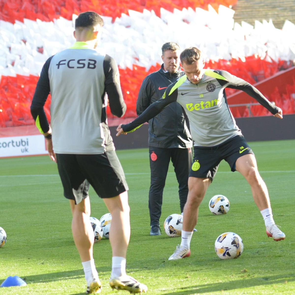 FCSB s-a antrenat pe Pittodrie Stadium, cu scenografia celor de la Aberdeen pregătită