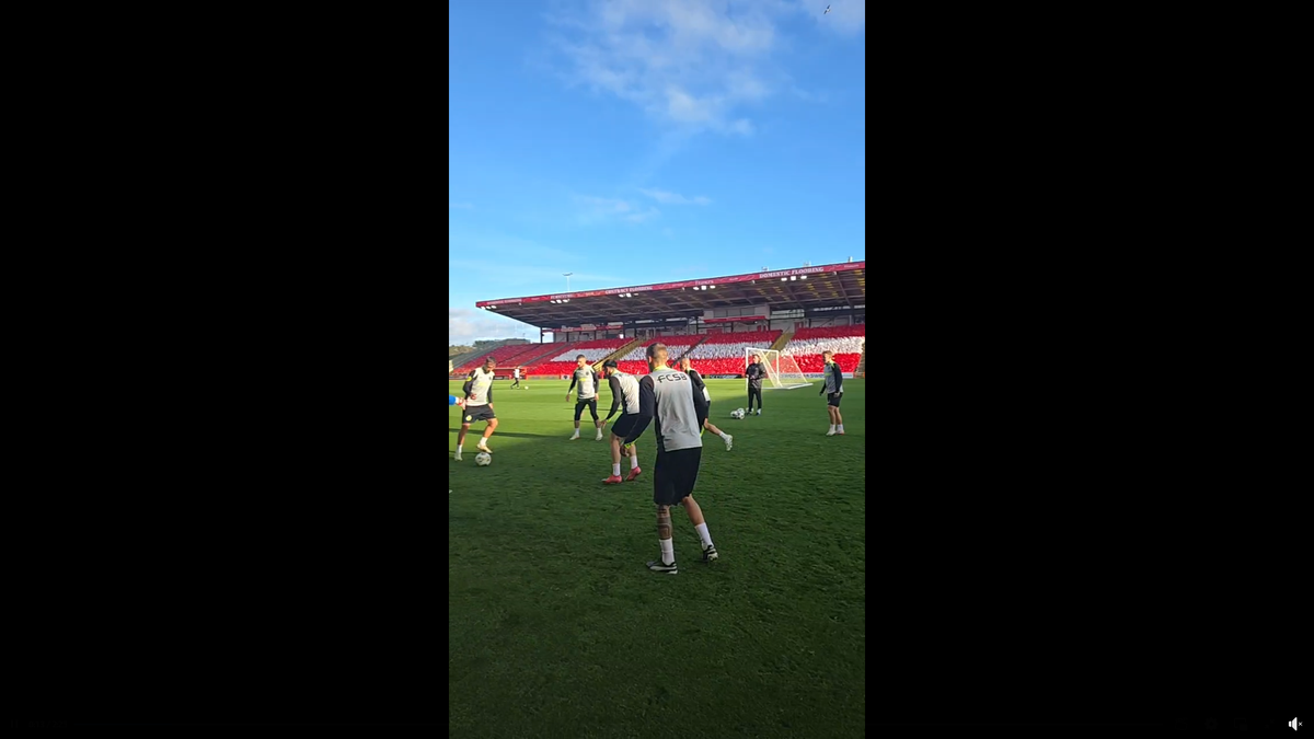 Au dat buzna în scenografia scoțienilor! FCSB, antrenament oficial pe stadionul special al lui Aberdeen: Marea Nordului, la 300 m de peluză