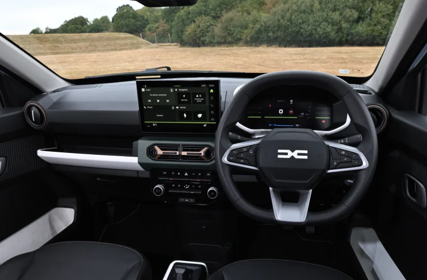 Britanicii au dat verdictul despre noua Dacia Spring: „Surprinzător de competentă” » Ce i-a impresionat și la ce capitol e „groaznică” // foto: autoexpress.co.uk