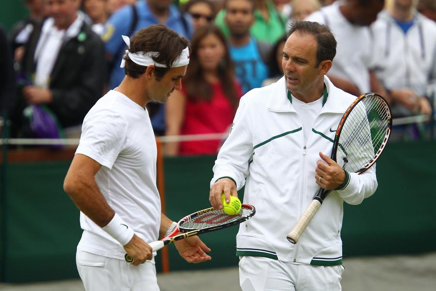 Paul Annacone și Roger Federer în 2011 FOTO Guliver/GettyImages Paul Annacone, comparație superbă între Pete Sampras și Roger Federer: „Pete își punea mai multă presiune decât oricine altcineva. Roger făcea totul din bucurie și din pasiune”