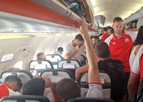 Israelienii, blocați pe aeroport în București, după duelul din Giulești