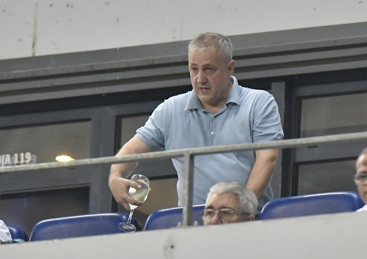 Acționarul Mihai Bobonete a văzut meciul alături de Mihai Rotaru: „Rezultat bun! A zis că mă împușcă, m-a împușcat, eu am căzut pe spate”
