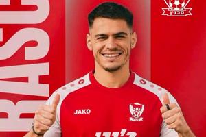 Lăsat pe liber de Real Oviedo, Daniel Paraschiv a fost prezentat la noua echipă