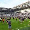 Suporterii lui Juventus au invadat terenul/ Foto: Imago