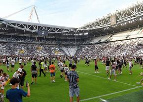 Jucătorul lui Juventus riscă să rateze debutul în Serie A: lovit de un suporter intrat pe teren
