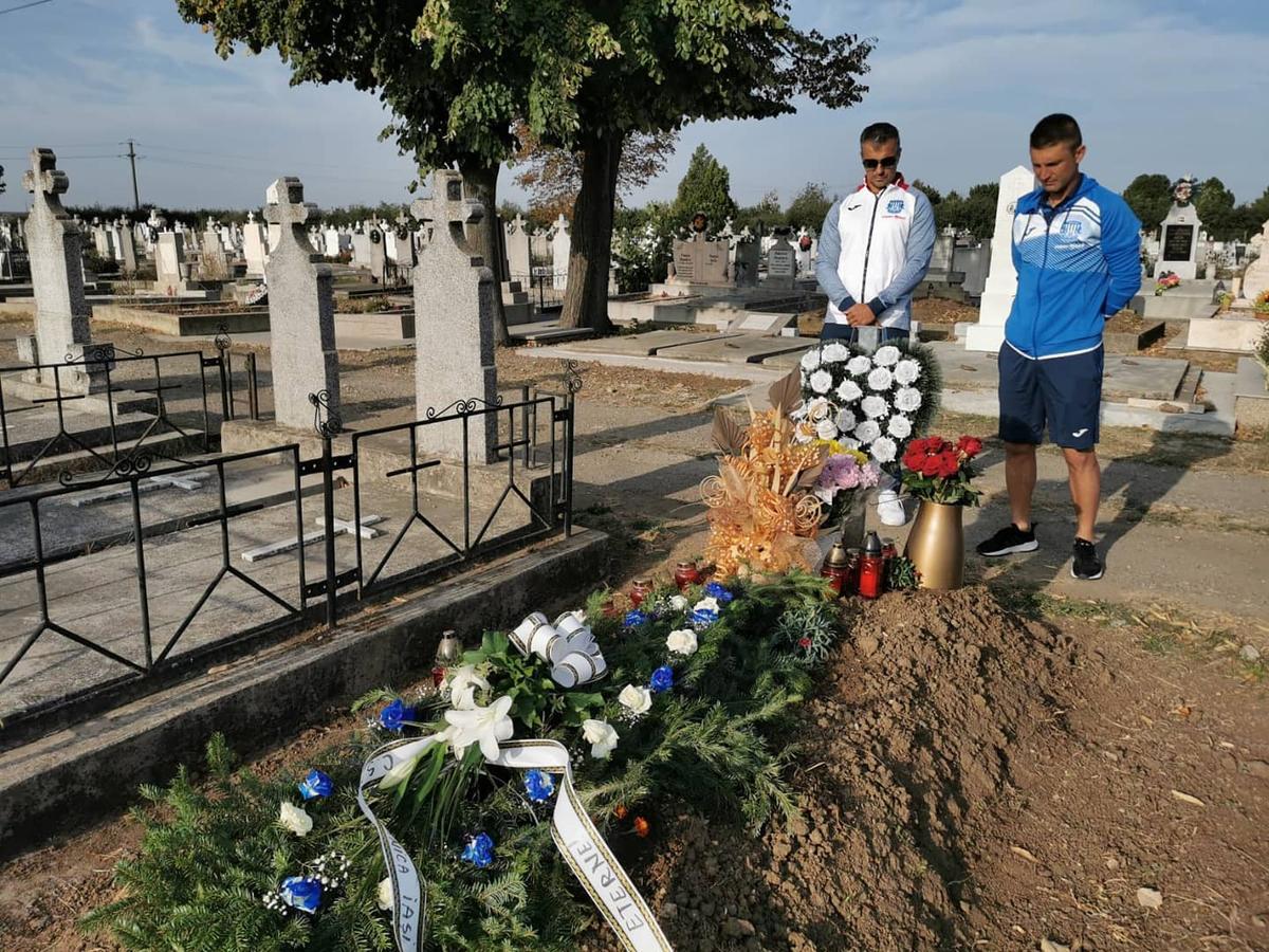 Pancu, Cristea și Onofraș la mormântul lui Ionuț Popa